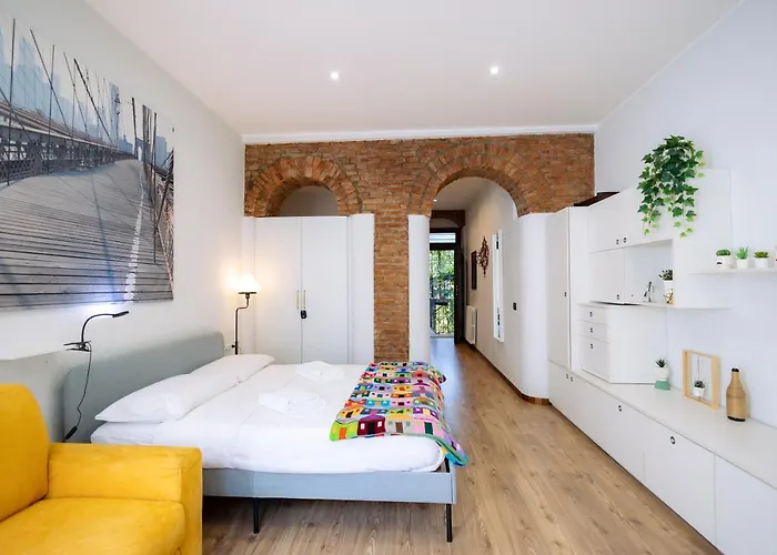 Red Bricks Home - Tricolore San Babila